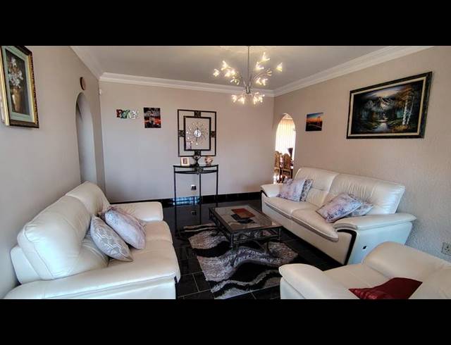 3 BEDROOM HOUSE FOR SALE IN ESCOMBE